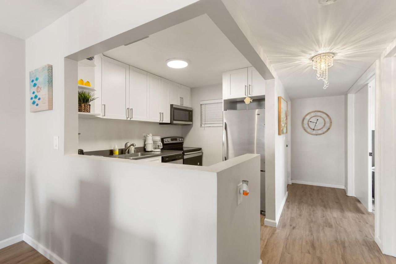 2 Bedroom 2 Bath With Patio On 11th Collins Ave Appartamento *