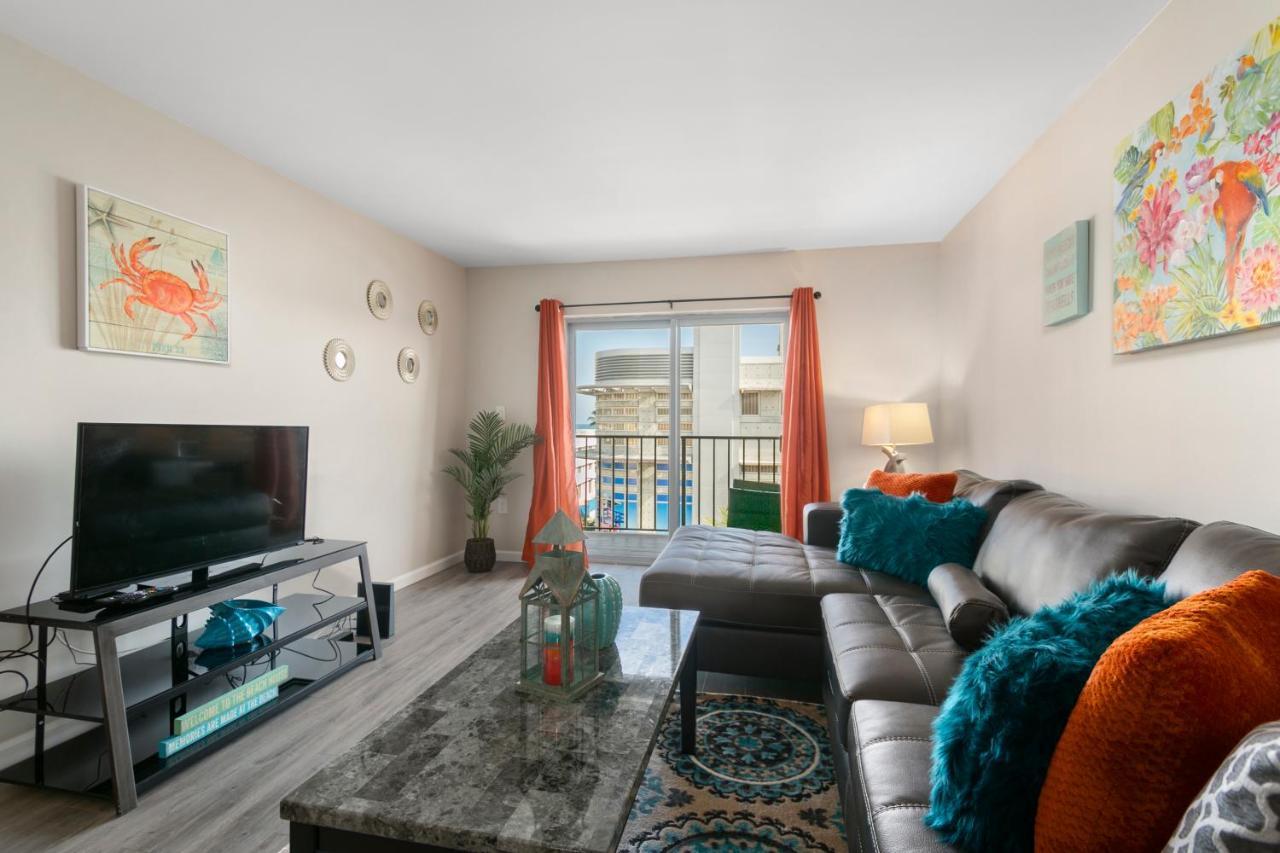 2 Bedroom 2 Bath With Patio On 11th Collins Ave Appartamento